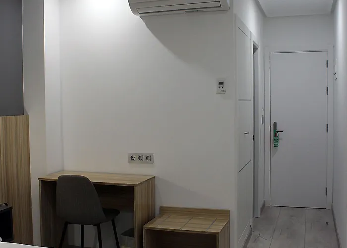 奥特里亚纳酒店 2*